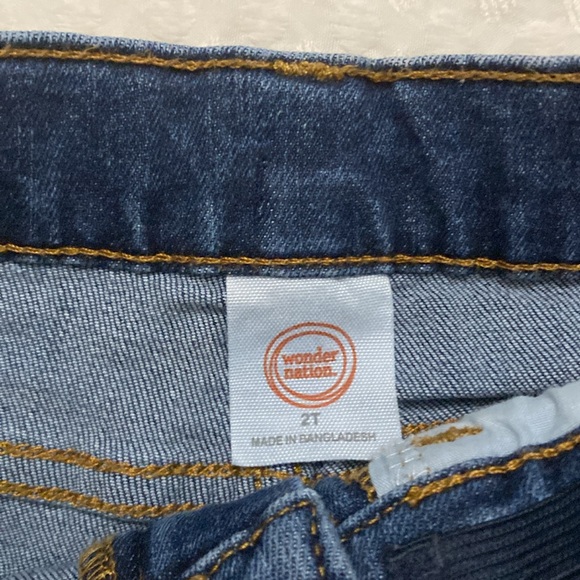 I’m selling some little girl pants they are new in very good condition - Picture 3 of 4